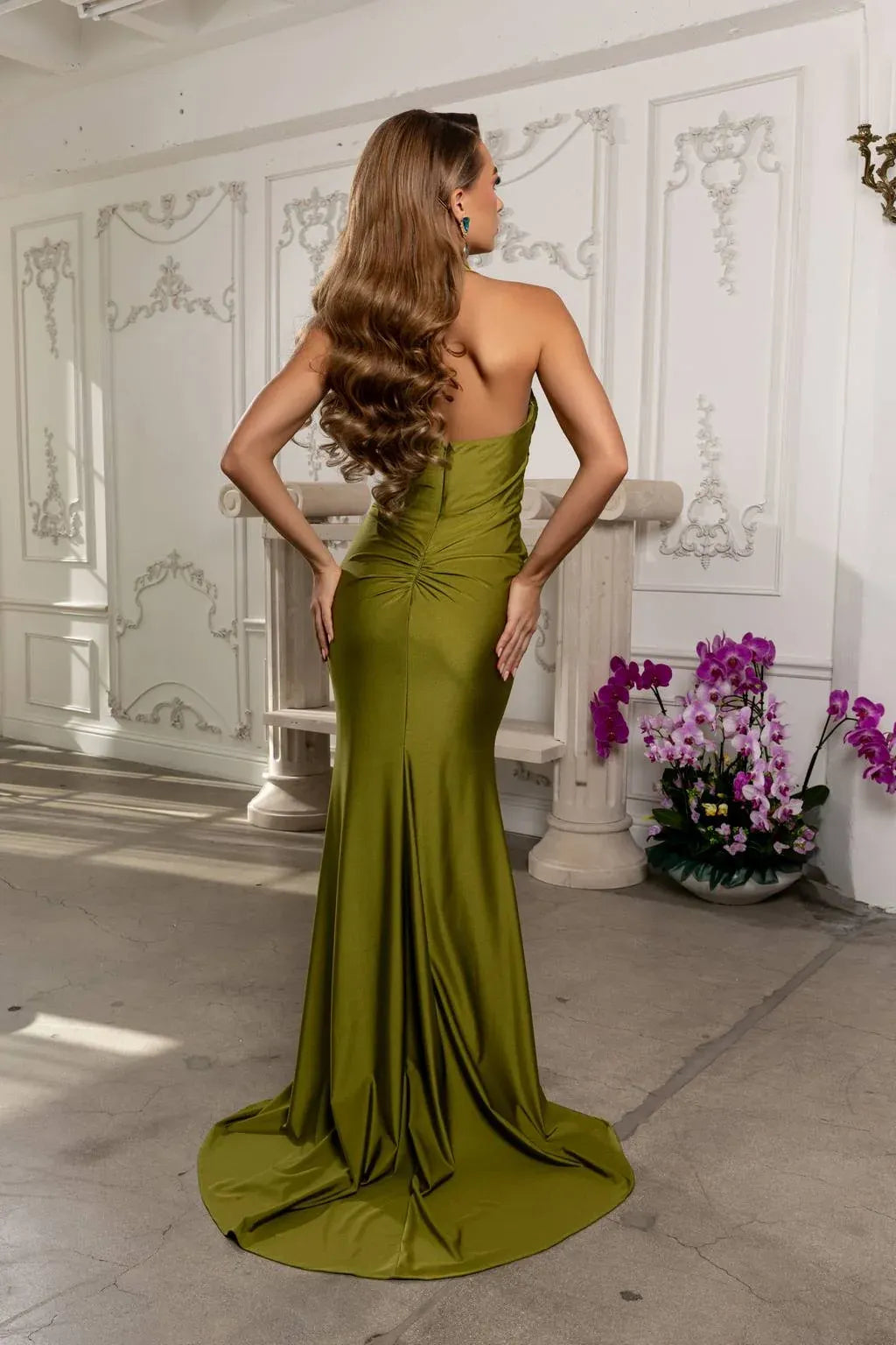 Elegant Sheath V-Neck Halter Open Back Floor-Length Evening Dress