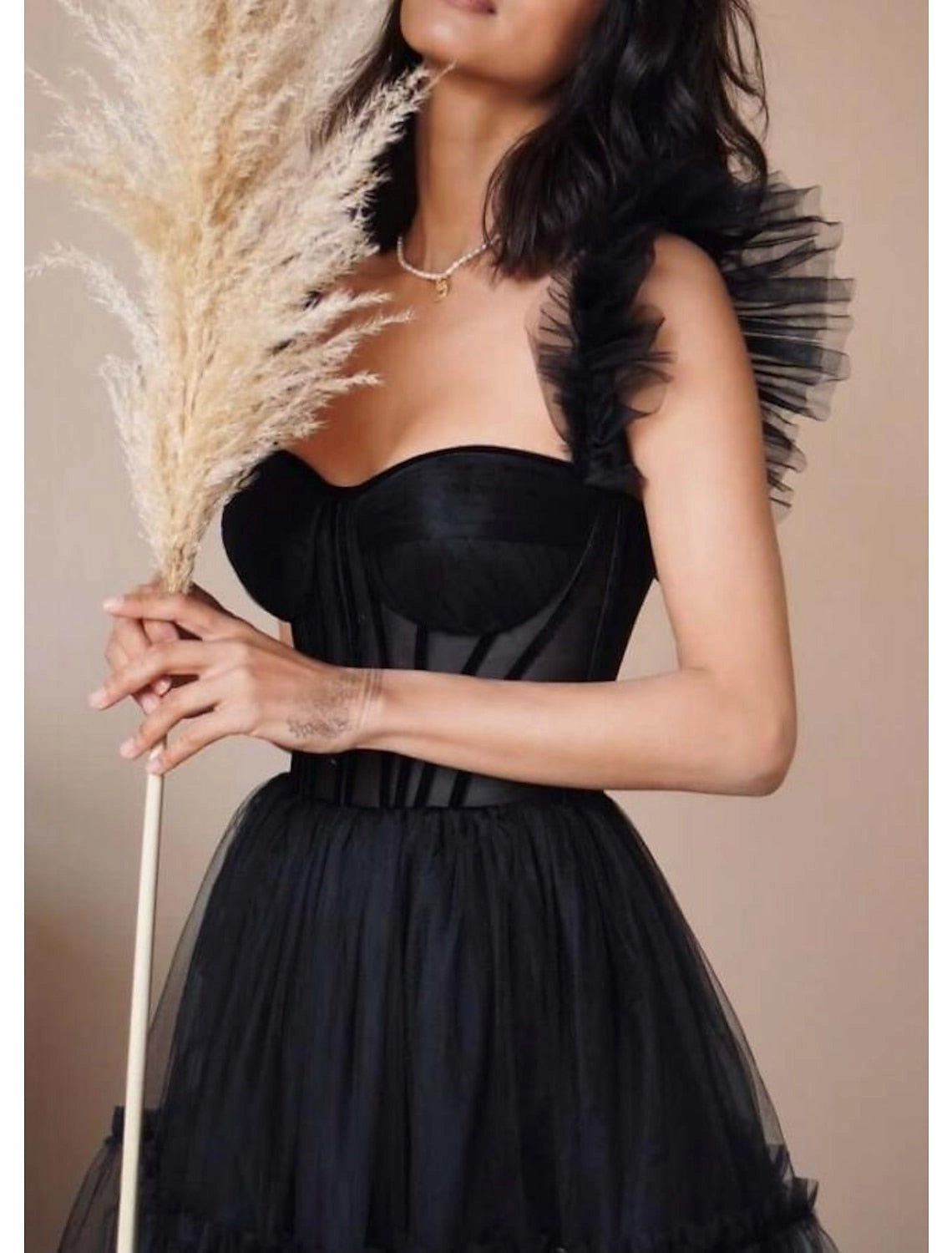 Romantic Tulle A-Line Sweetheart Ruffle Sleeve Corset Tea-Length Black Prom Dress