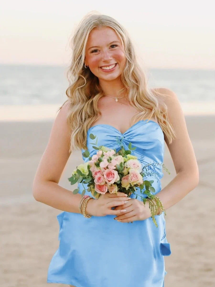 Chic A-Line Sweetheart Sleeveless Bow Back Satin Mini Homecoming Dress