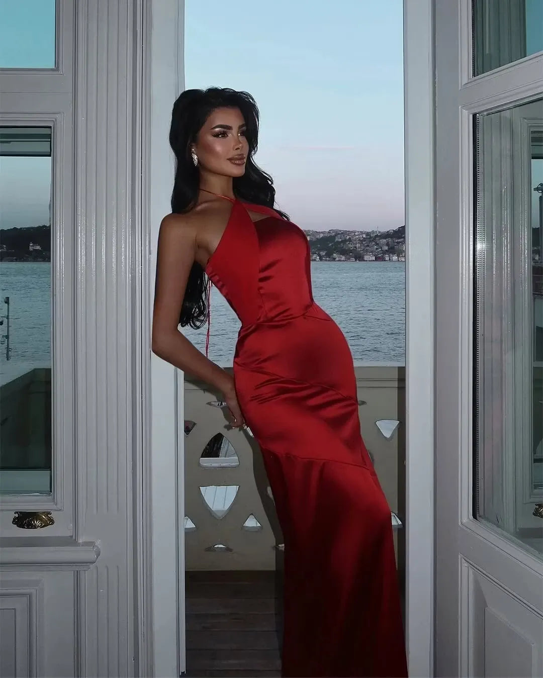 Chic Sheath Halter Sleeveless Open-Back Floor-Length Evening Dress
