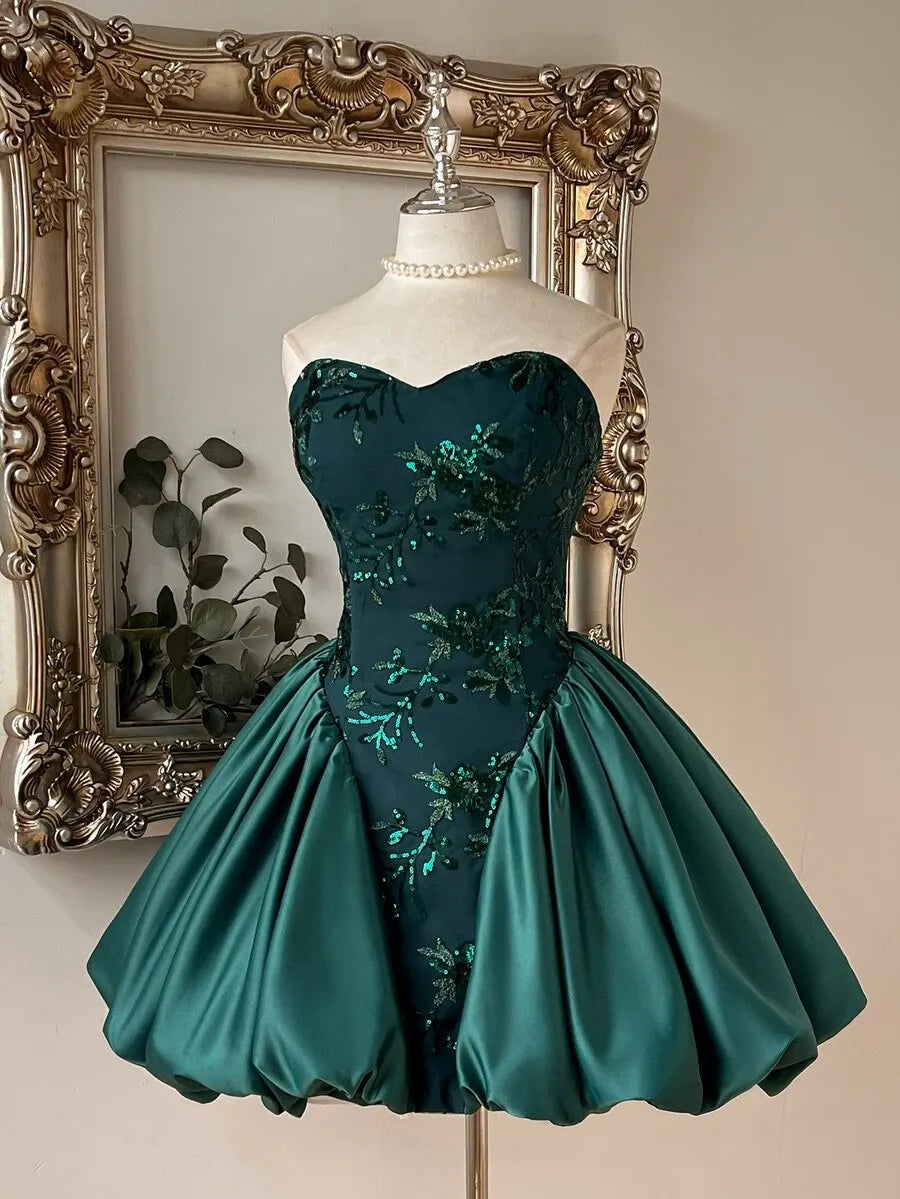 Glamorous A-Line Sweetheart Strapless Lace-Up Bubble Homecoming Dress