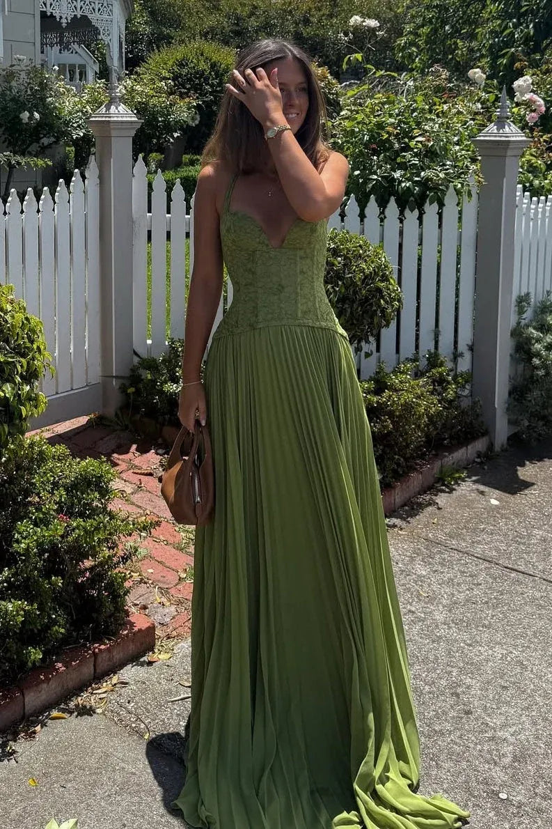 Graceful Chiffon A-Line Sweetheart Halter Sleeveless Lace-Up Pleated Floor-Length Prom Dress