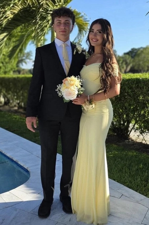 Elegant Yellow Mermaid Off-Shoulder Short-Sleeve Ruched-Back Flared Floor-Length Evening Dress