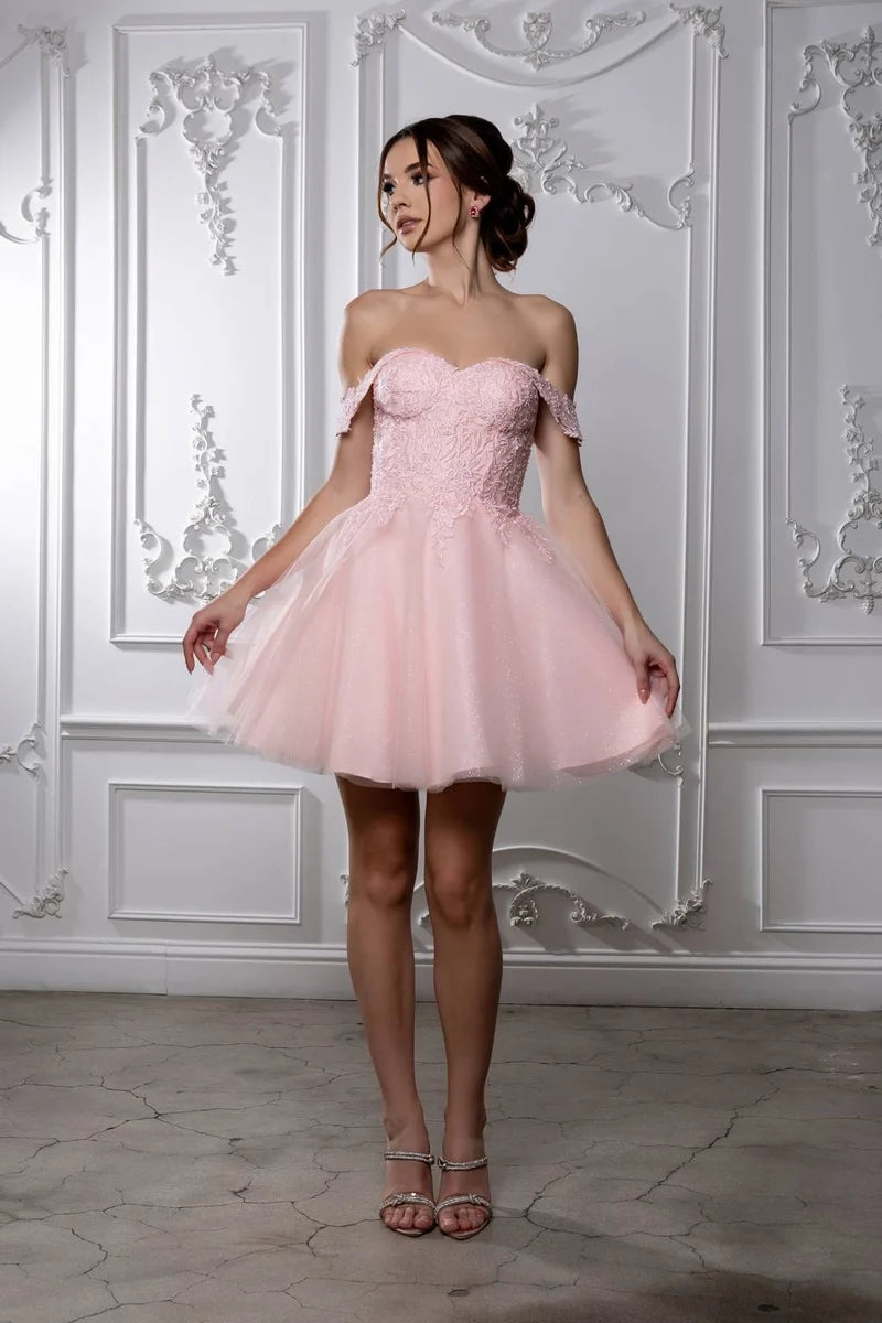 Romantic A-Line Sweetheart Off-Shoulder Lace-Up Tulle Mini Homecoming Dress