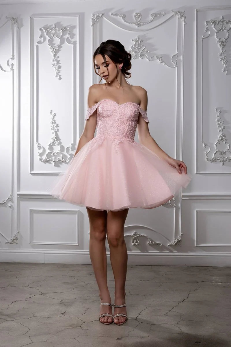 Romantic A-Line Sweetheart Off-Shoulder Lace-Up Tulle Mini Homecoming Dress