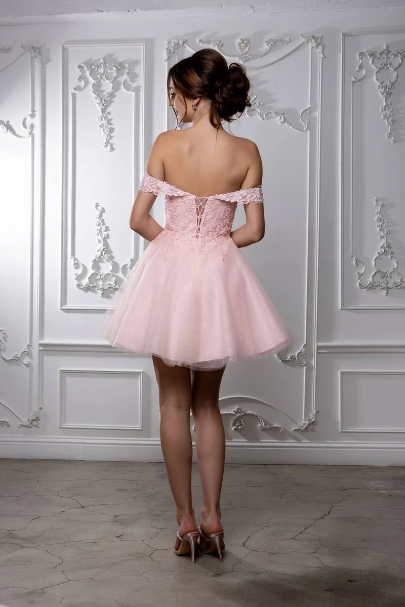 Romantic A-Line Sweetheart Off-Shoulder Lace-Up Tulle Mini Homecoming Dress