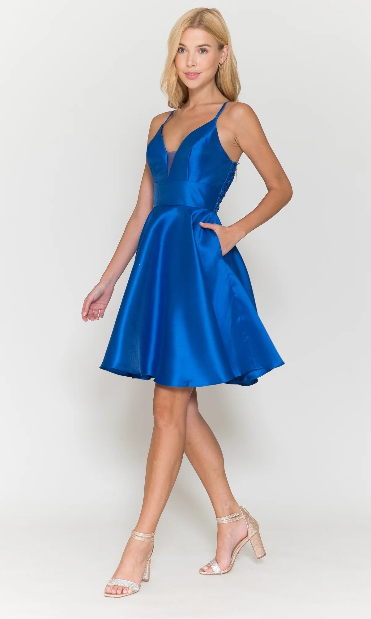 Elegant A-Line Plunging V-Neck Sleeveless Satin Mini Homecoming Dress