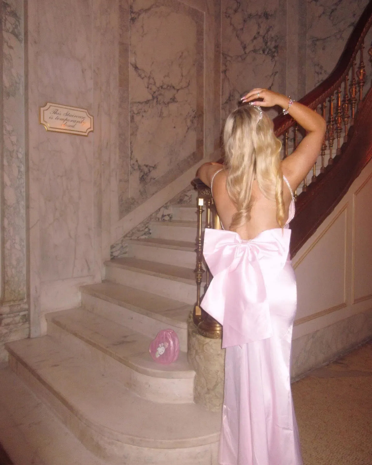 Elegant Satin Mermaid Scoop Neck Sleeveless Bow Back Floor Length Evening Dress