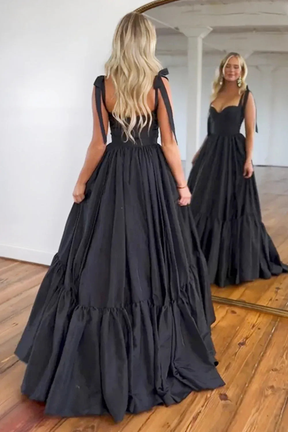 Elegant A-Line Sweetheart Sleeveless Structured Back Floor-Length Satin Prom Dress