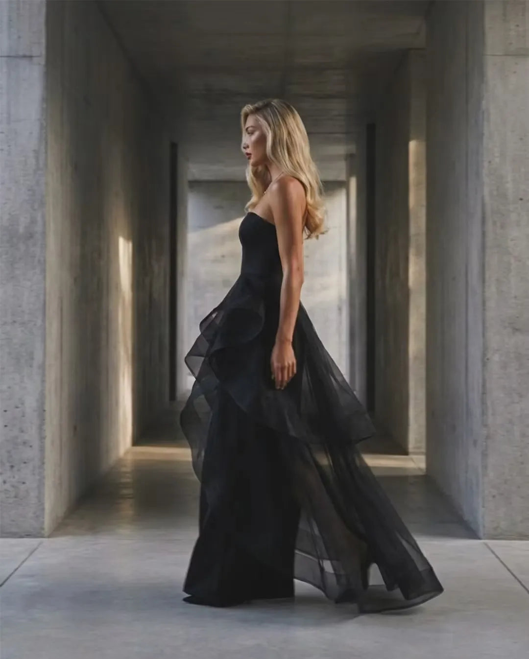 Dramatic Black A-Line Straight-Neck Strapless Open-Back Ruffle Floor-Length Evening Dress