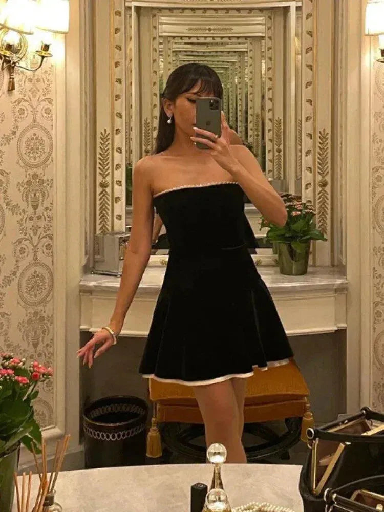 Chic A-Line Straight Neck Strapless Lace-Up Back Mini Homecoming Dress