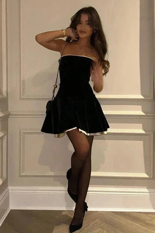 Chic A-Line Straight Neck Strapless Lace-Up Back Mini Homecoming Dress