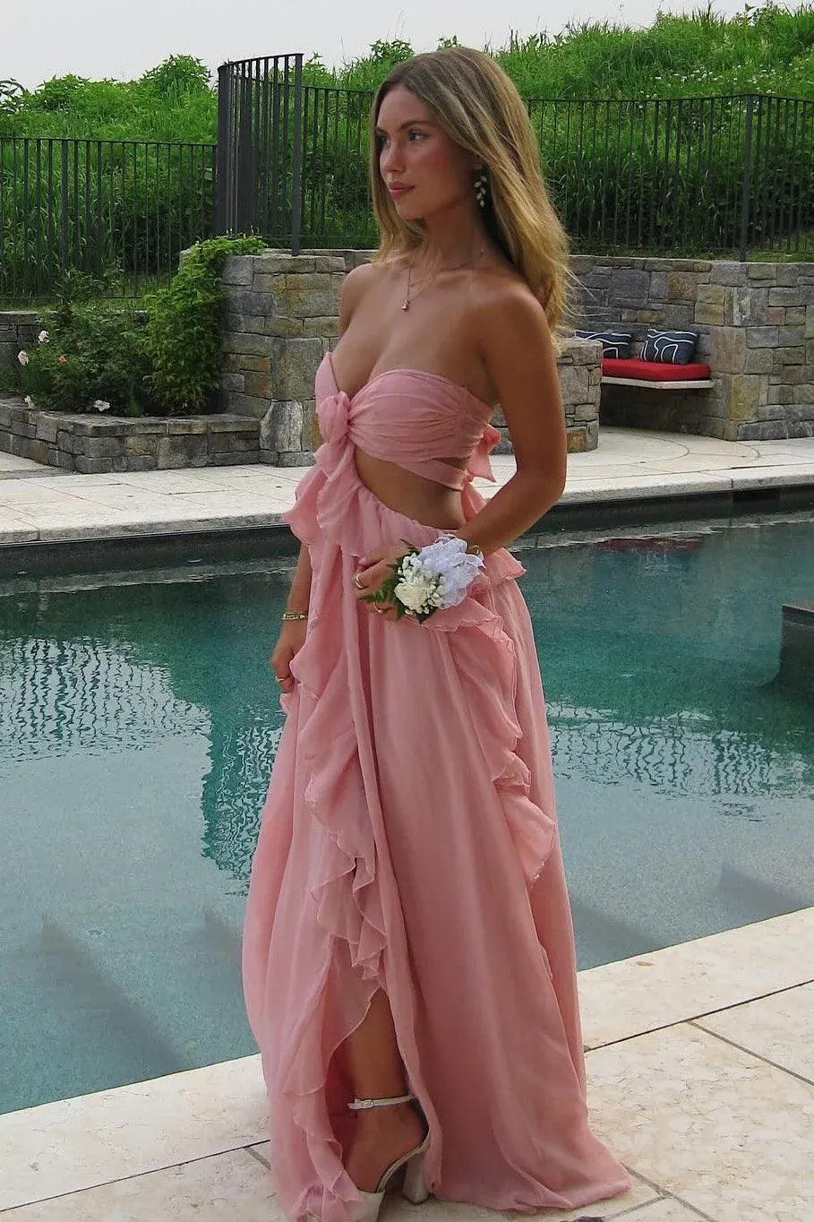 Romantic A-Line Sweetheart Sleeveless Tie-Back Floor-Length Chiffon Prom Dress