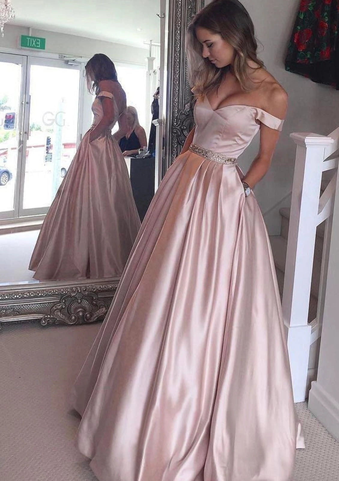 Romantic Ball Gown Sweetheart Off Shoulder V-Back Full Skirt Floor-Length Prom Dress