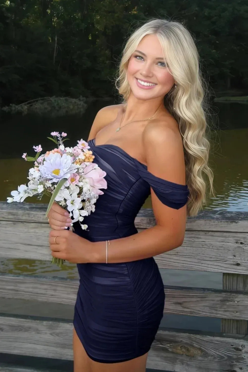 Chic Sheath Sweetheart Off-Shoulder Fitted Back Ruched Mini Homecoming Dress