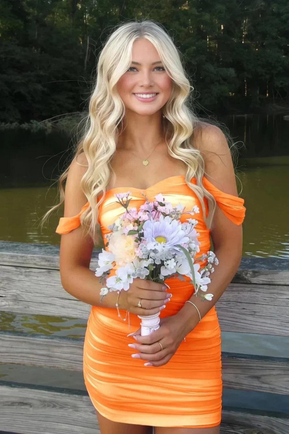 Chic Sheath Sweetheart Off-Shoulder Fitted Back Ruched Mini Homecoming Dress