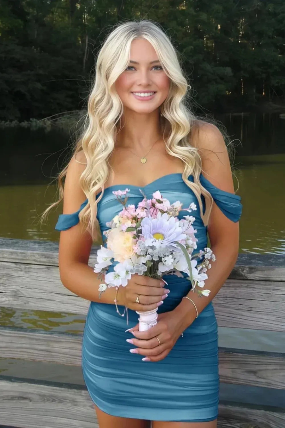 Chic Sheath Sweetheart Off-Shoulder Fitted Back Ruched Mini Homecoming Dress