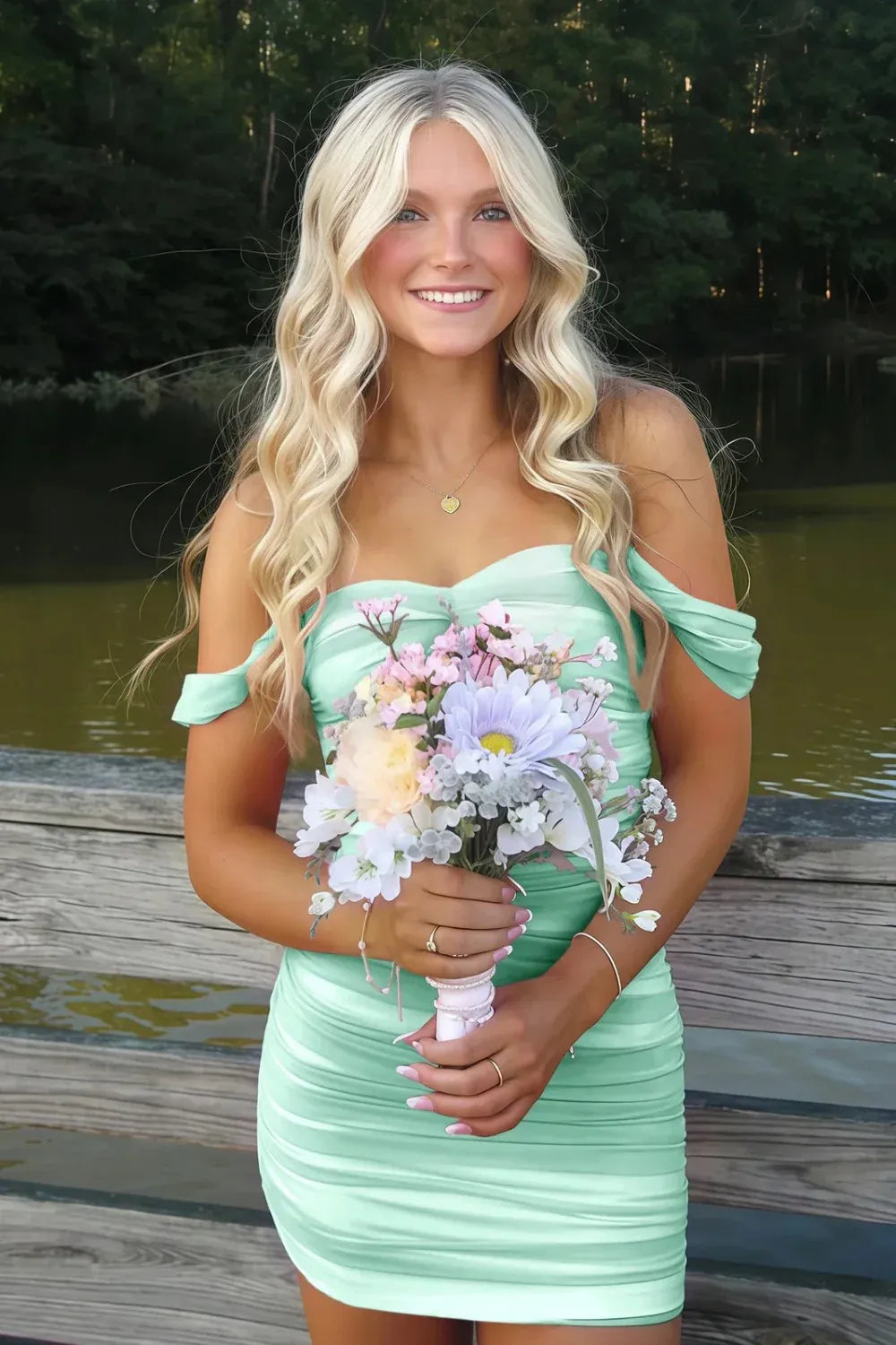 Chic Sheath Sweetheart Off-Shoulder Fitted Back Ruched Mini Homecoming Dress