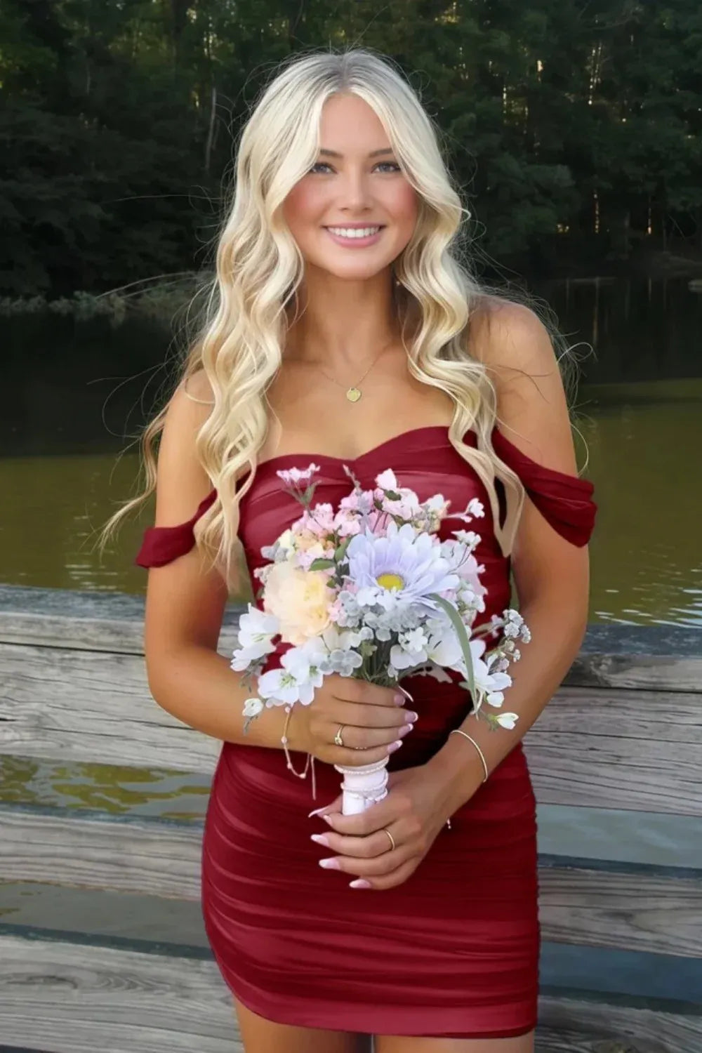 Chic Sheath Sweetheart Off-Shoulder Fitted Back Ruched Mini Homecoming Dress