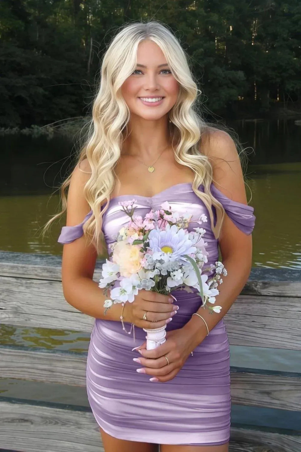 Chic Sheath Sweetheart Off-Shoulder Fitted Back Ruched Mini Homecoming Dress