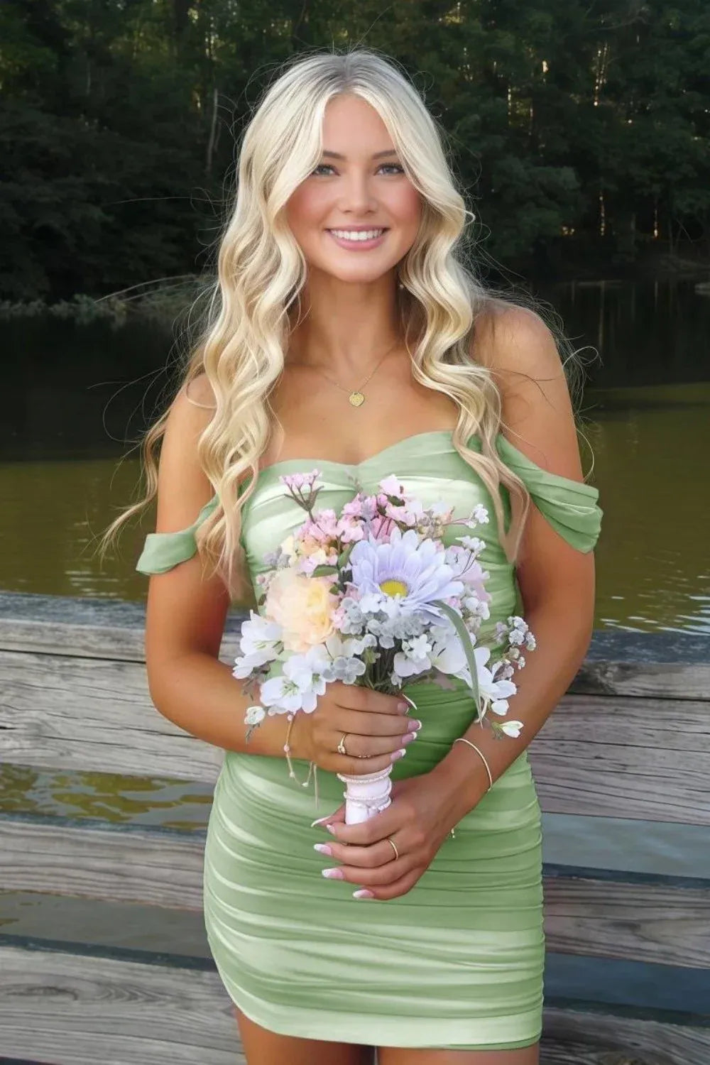 Chic Sheath Sweetheart Off-Shoulder Fitted Back Ruched Mini Homecoming Dress