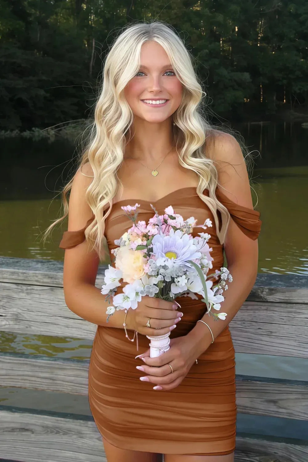 Chic Sheath Sweetheart Off-Shoulder Fitted Back Ruched Mini Homecoming Dress