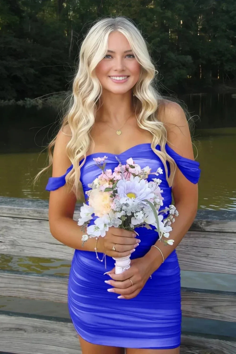 Chic Sheath Sweetheart Off-Shoulder Fitted Back Ruched Mini Homecoming Dress