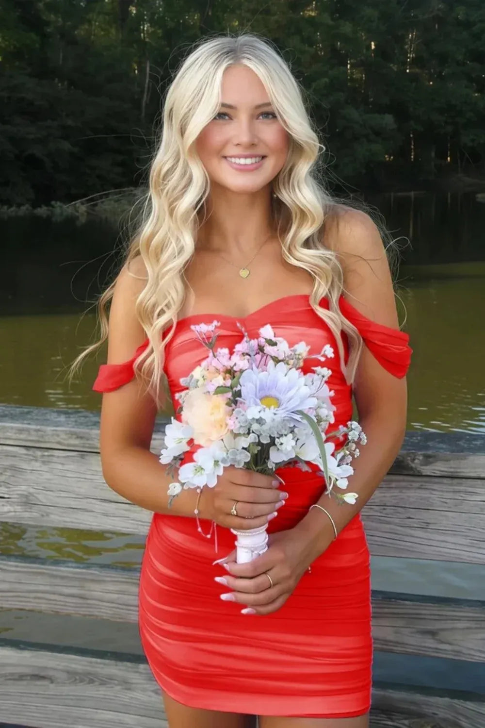 Chic Sheath Sweetheart Off-Shoulder Fitted Back Ruched Mini Homecoming Dress
