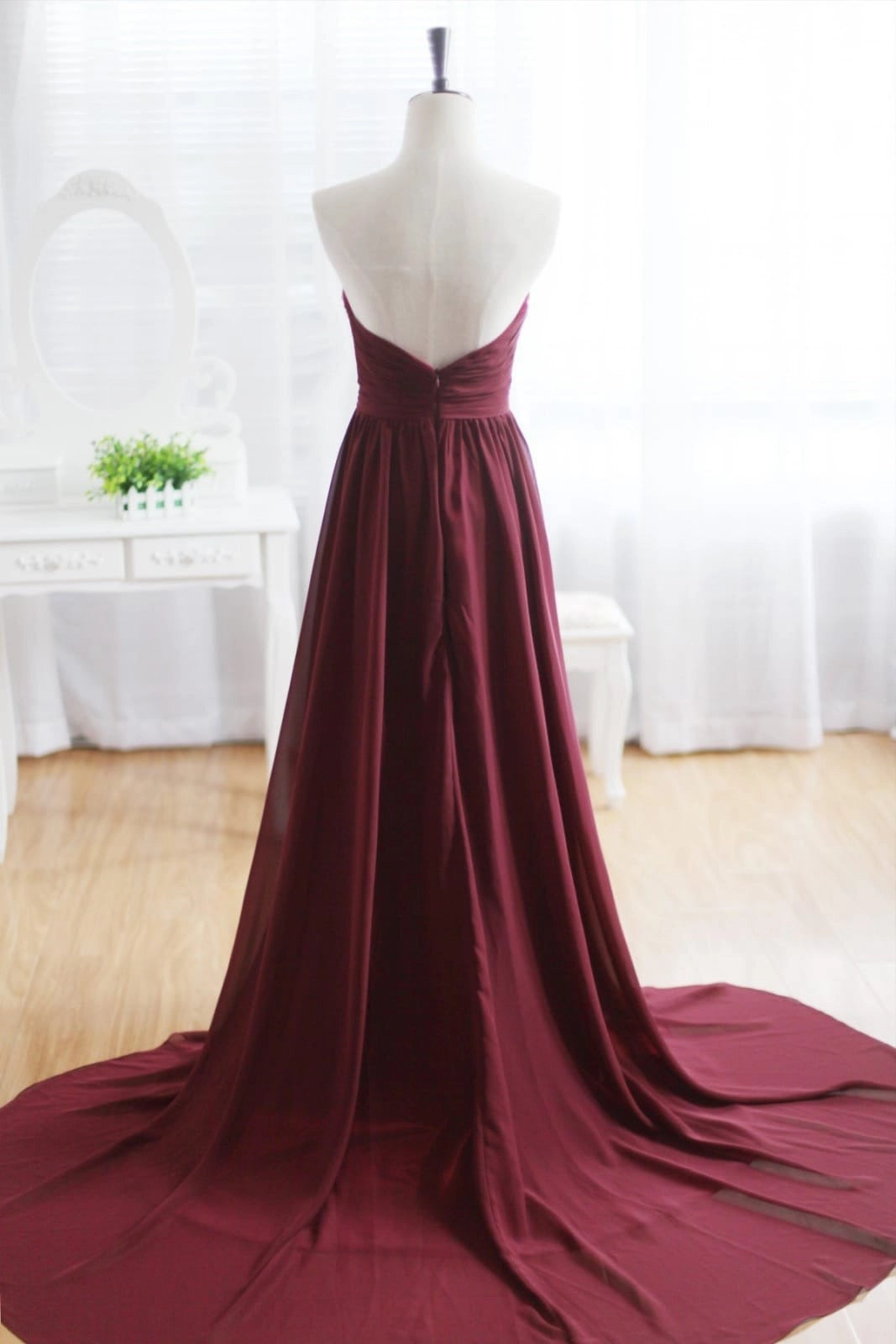 Glamorous Empire Sweetheart Strapless Beaded Bodice Flowing Floor-Length Prom Dress