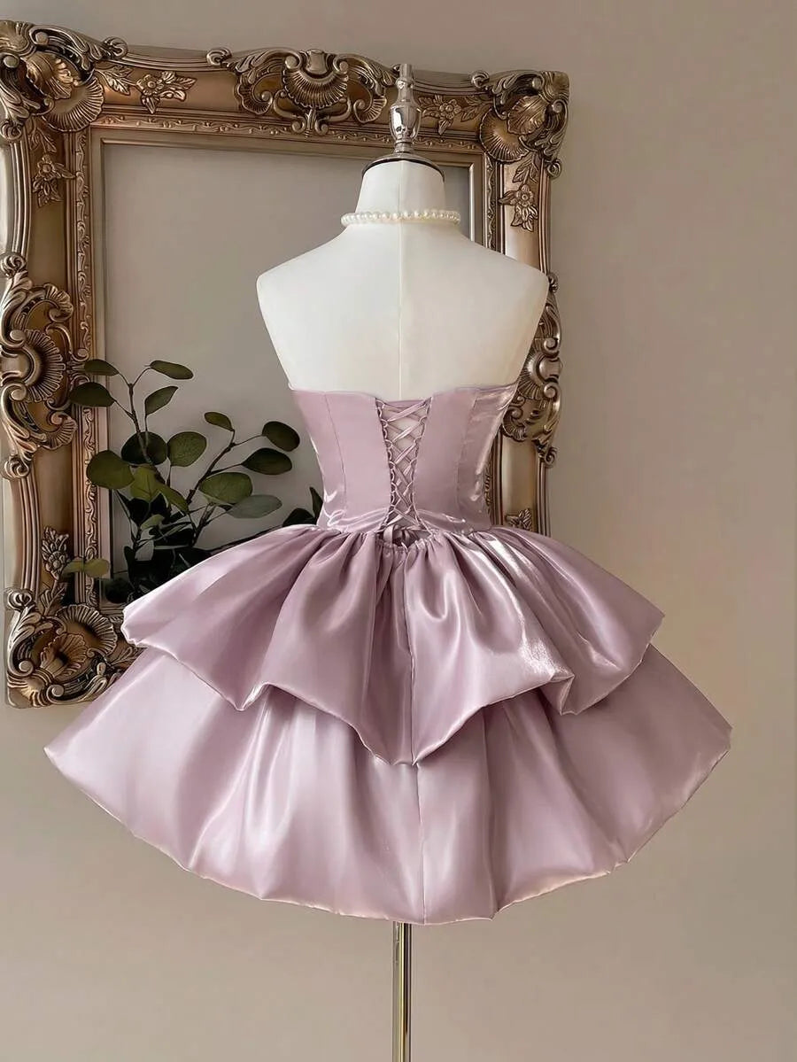 Romantic A-Line Sweetheart Strapless Lace-Up Short Homecoming Dress