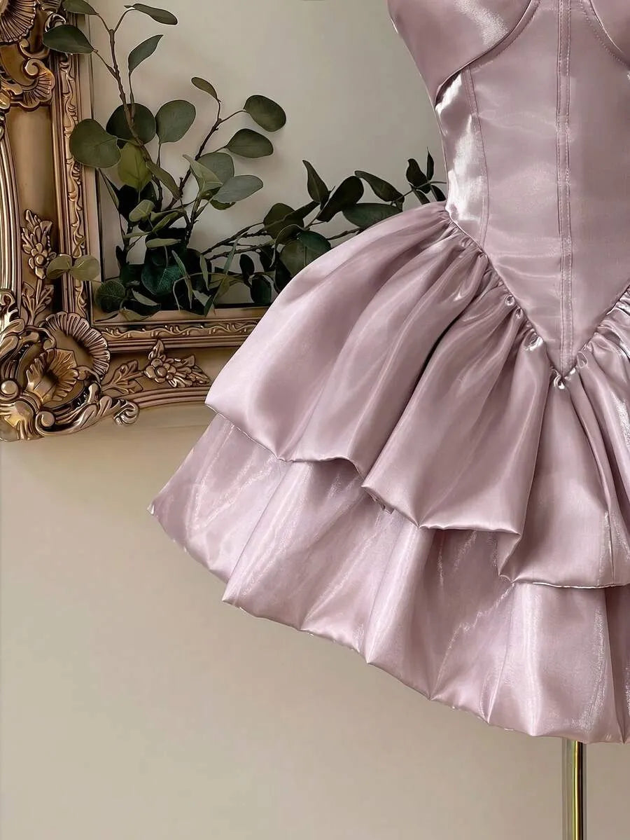 Romantic A-Line Sweetheart Strapless Lace-Up Short Homecoming Dress