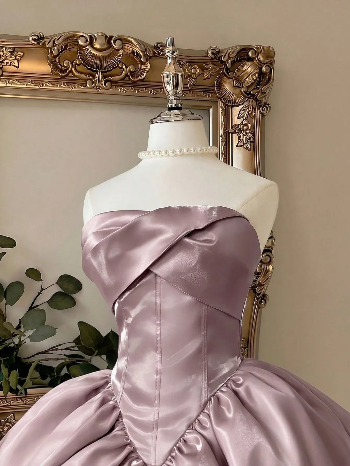 Romantic A-Line Sweetheart Strapless Lace-Up Short Homecoming Dress