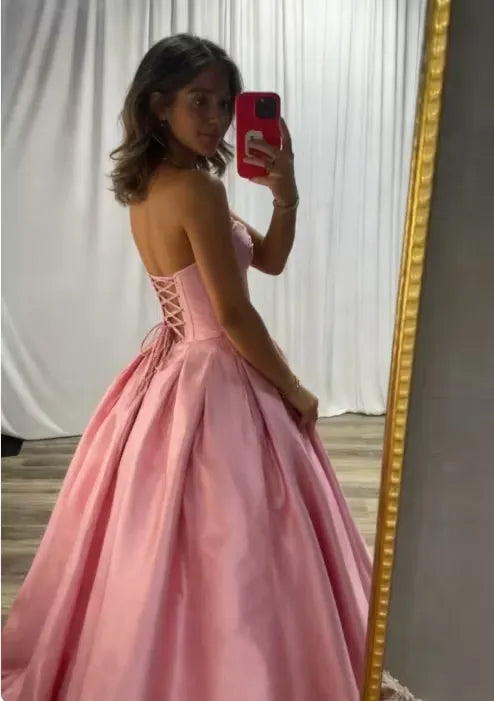 Romantic Ball Gown Sweetheart Strapless Lace-Up Floor-Length Prom Dress