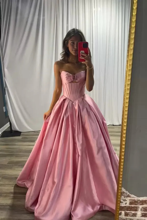 Romantic Ball Gown Sweetheart Strapless Lace-Up Floor-Length Prom Dress