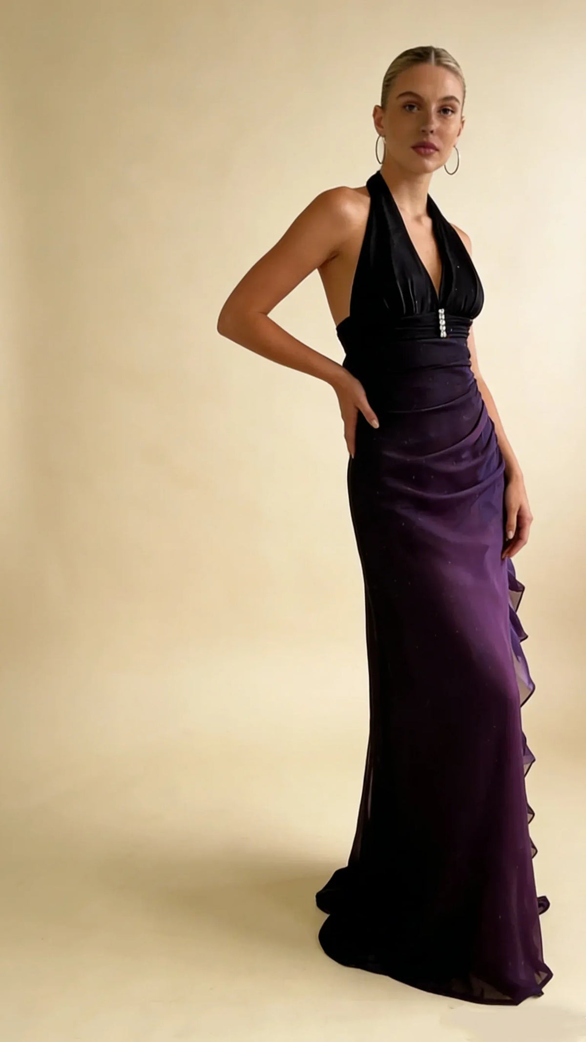 Elegant Sheath Halter Sleeveless Open-Back Ruffle Floor-Length Evening Dress