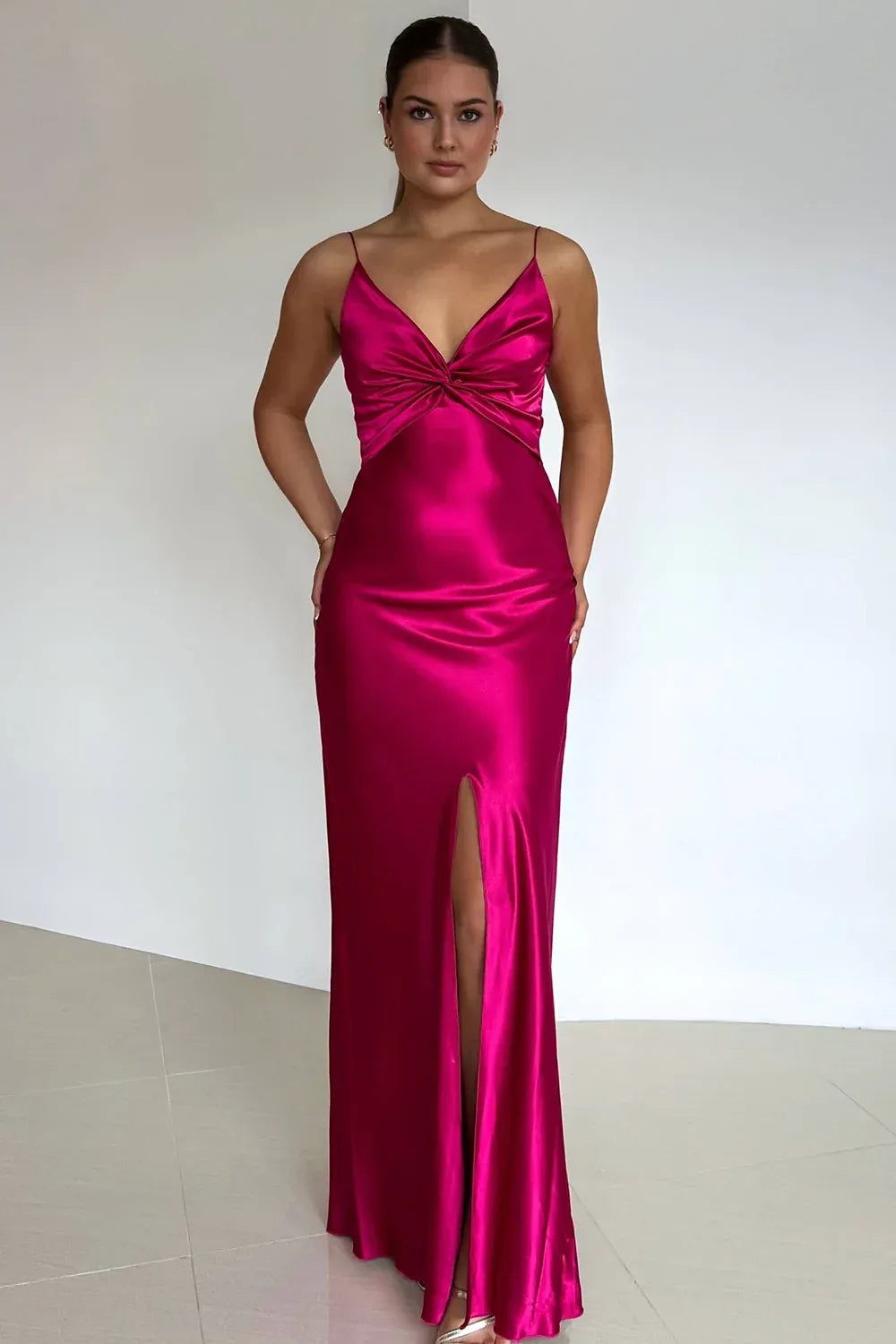 Elegant Satin Sheath V Neck Sleeveless Cutout Back Floor Length Evening Dress