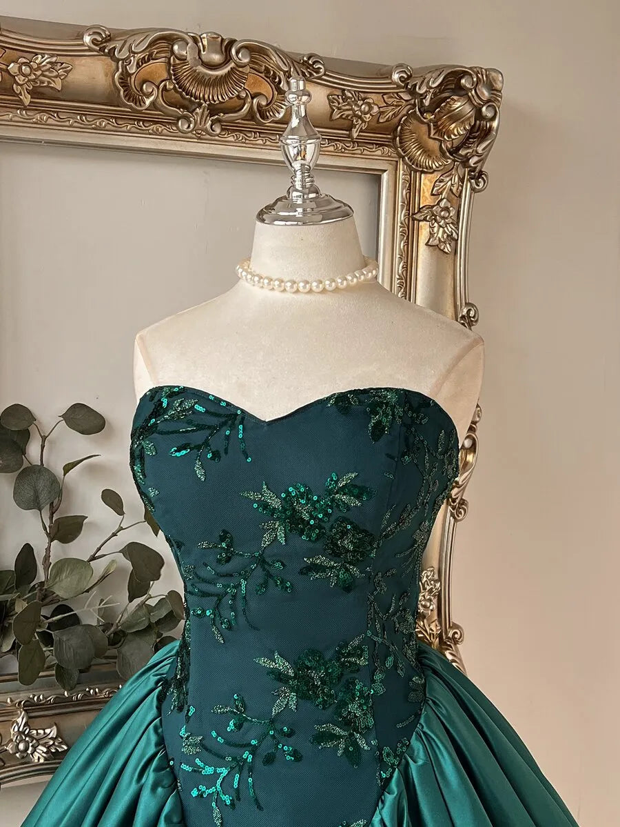 Glamorous A-Line Sweetheart Strapless Lace-Up Bubble Homecoming Dress