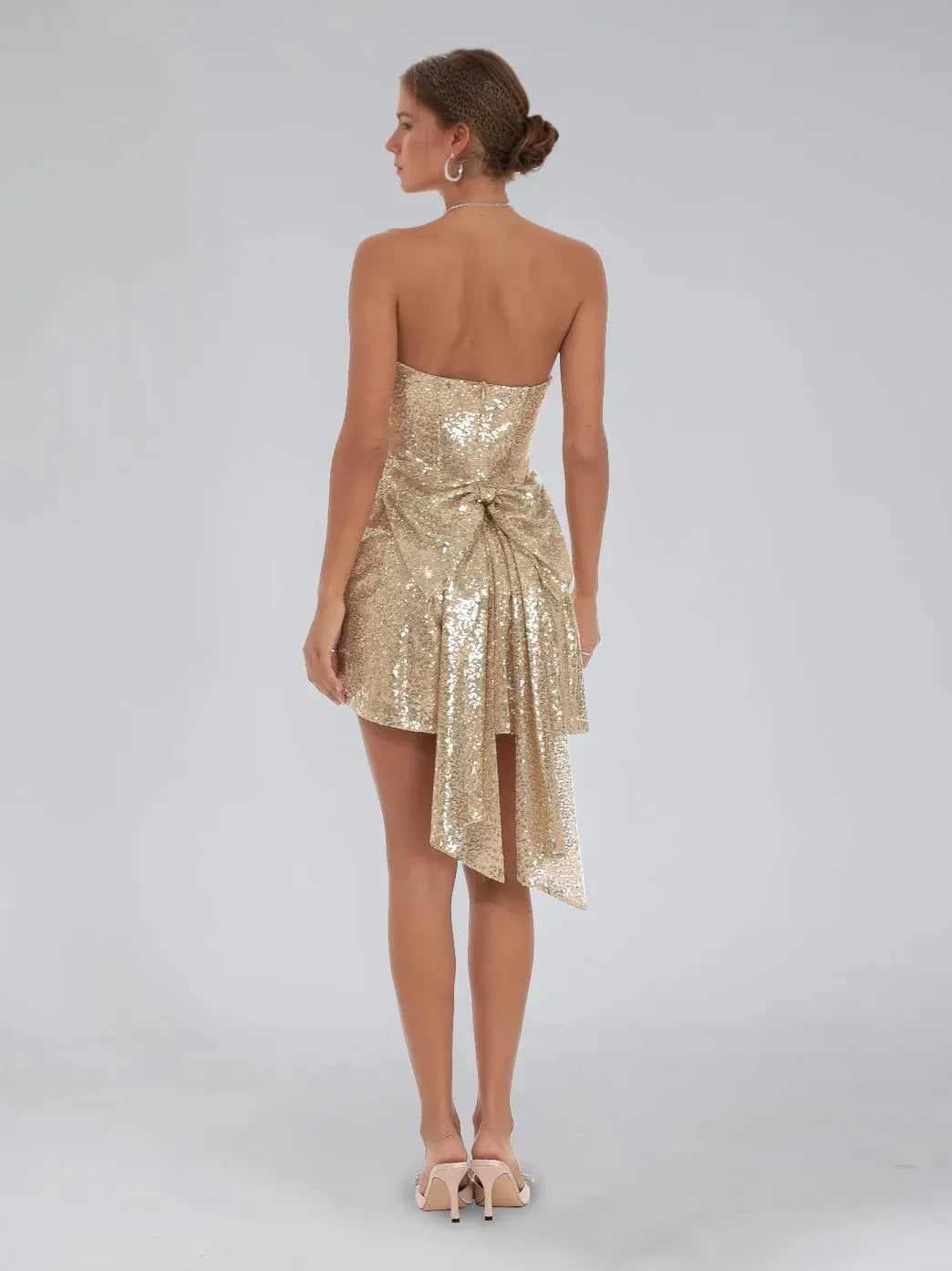 Sparkling A-Line Straight-Neck Sleeveless Bow-Back Sequin Mini Homecoming Dress