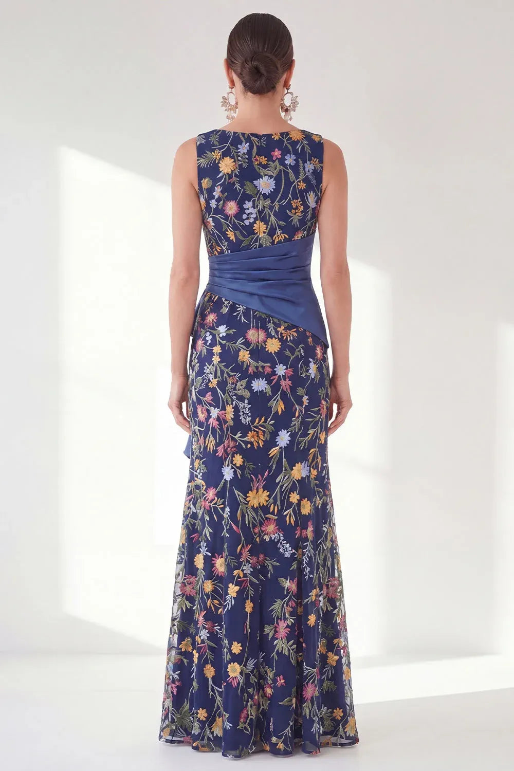 Graceful Tulle Sheath Boat-Neck Sleeveless Zipper-Back Ruffled Floor-Length Evening Dress