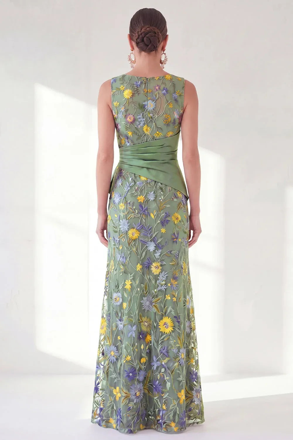 Graceful Tulle Sheath Boat-Neck Sleeveless Zipper-Back Ruffled Floor-Length Evening Dress