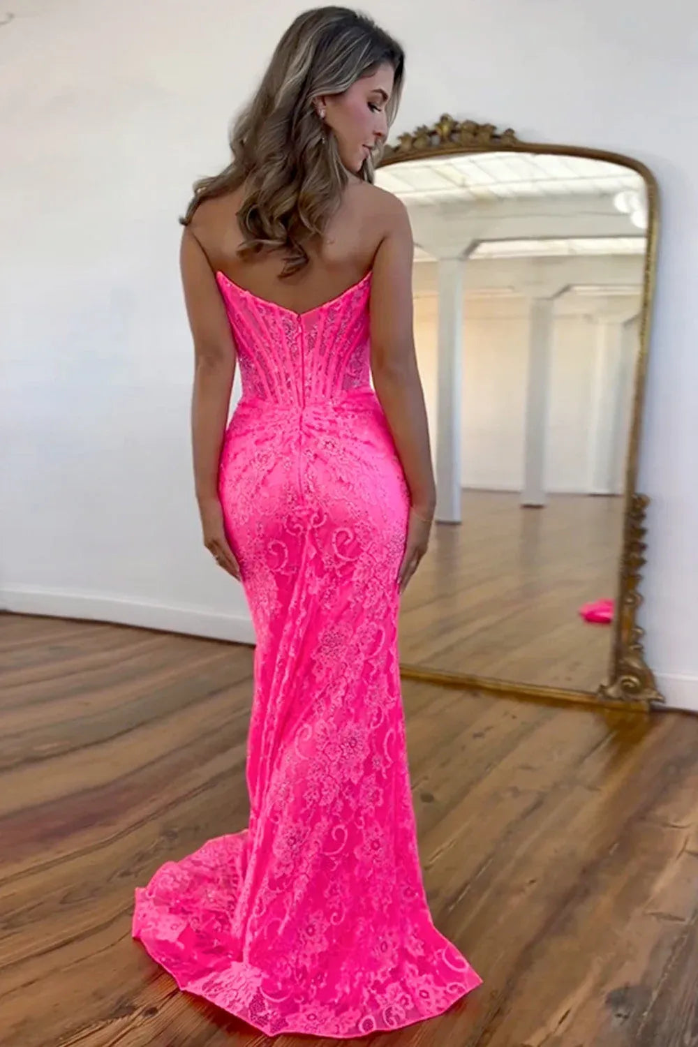 Glamorous Lace Mermaid Scoop Neck Strapless V Back Floor Length Prom Dress