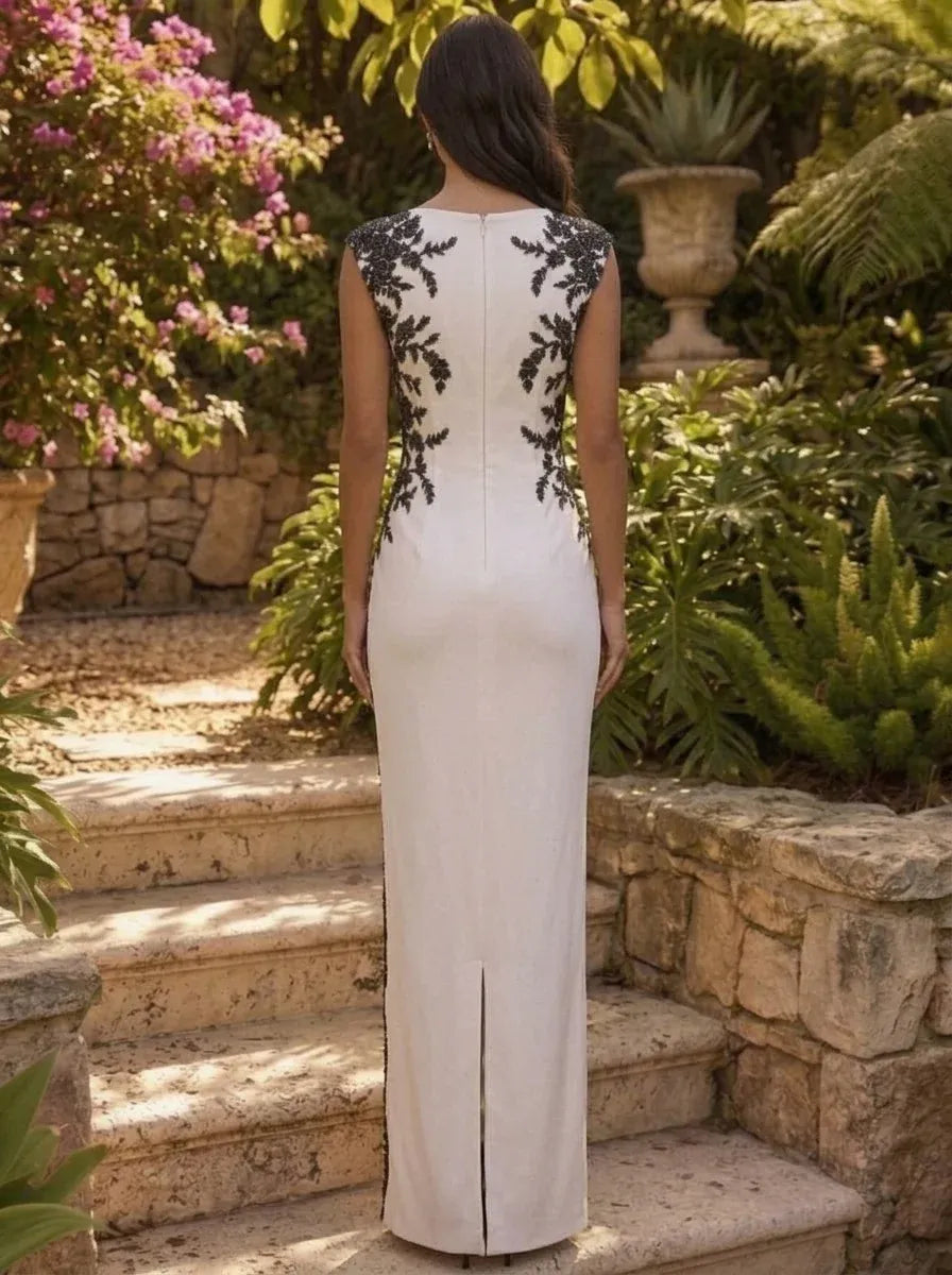 Elegant Sheath Bateau-Neck Sleeveless Zip-Back Floor-Length Lace Evening Dress