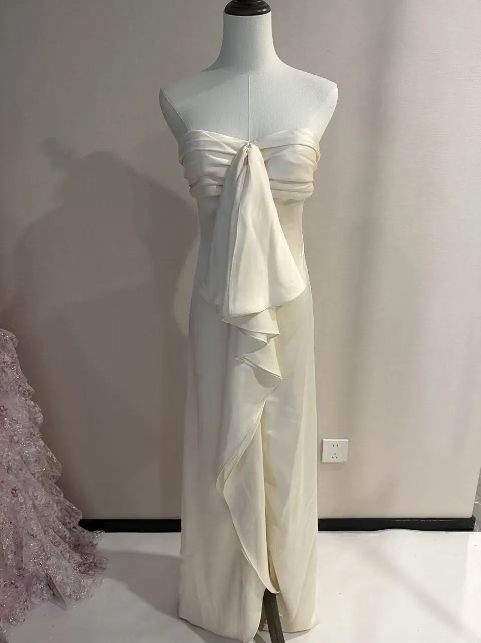 Romantic Satin Sheath Bandeau Strapless Zipper Back Floor Length Prom Dress