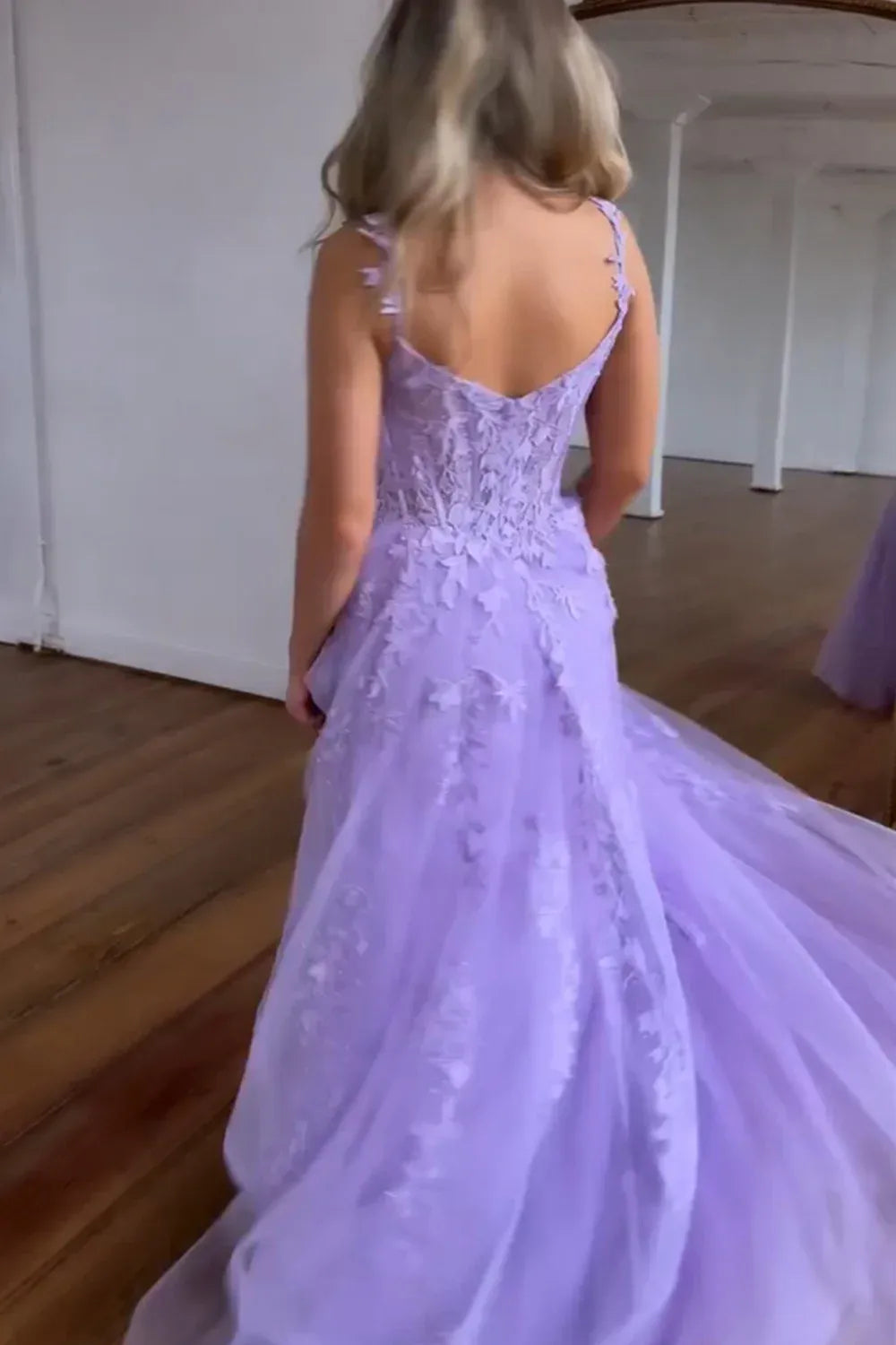Romantic Lace Tulle A-Line Sweetheart Sleeveless V Back Floor Length Prom Dress
