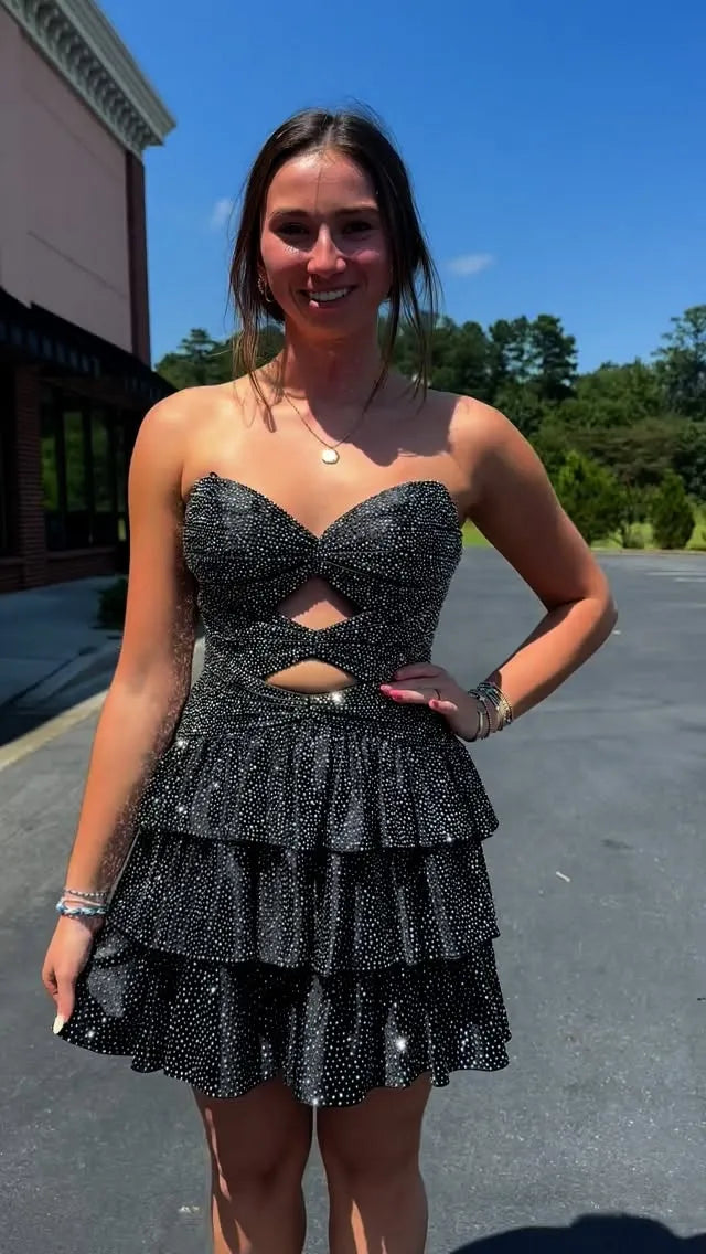 Sparkling A-Line Sweetheart Strapless Lace-Up Tiered Mini Homecoming Dress
