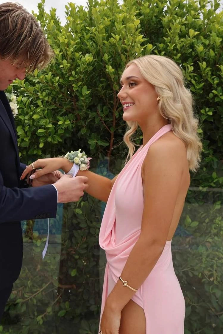 Elegant Sheath Halter Sleeveless Open-Back Draped Floor-Length Pink Prom Dress