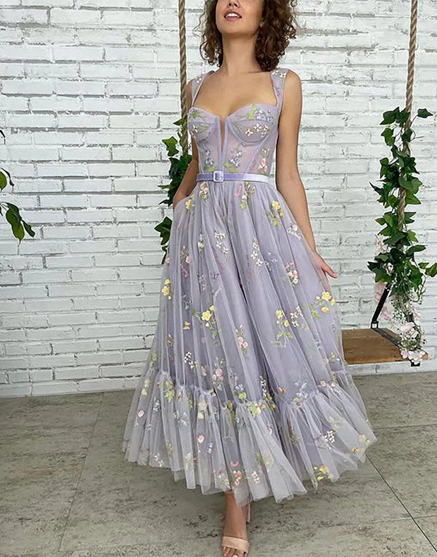 Elegant Embroidered A-Line Square Neck Sleeveless Lace-Up Back Floor-Length Prom Dress