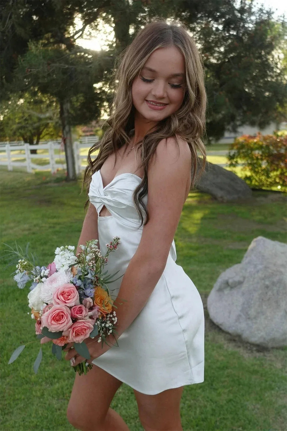 Chic A-Line Sweetheart Sleeveless Bow Back Satin Mini Homecoming Dress