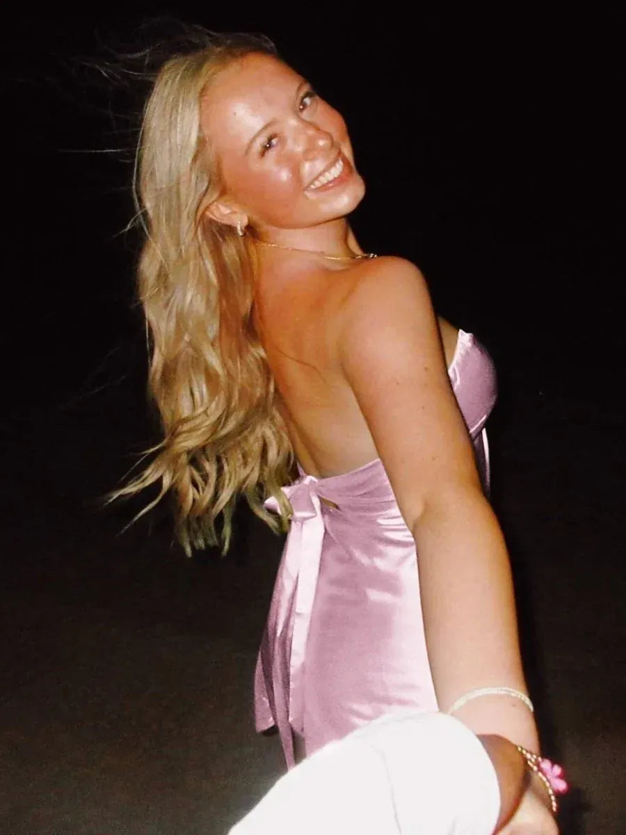 Chic A-Line Sweetheart Sleeveless Bow Back Satin Mini Homecoming Dress