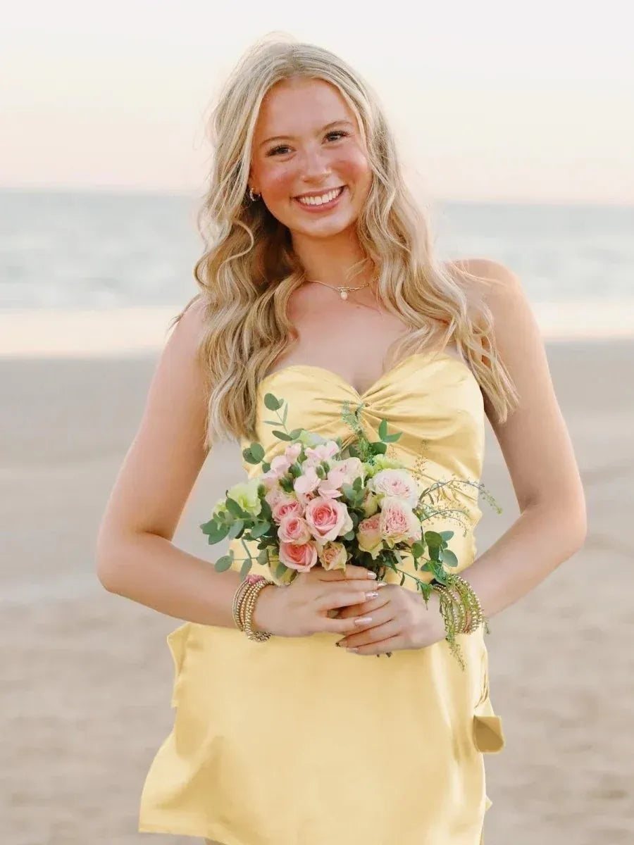 Chic A-Line Sweetheart Sleeveless Bow Back Satin Mini Homecoming Dress